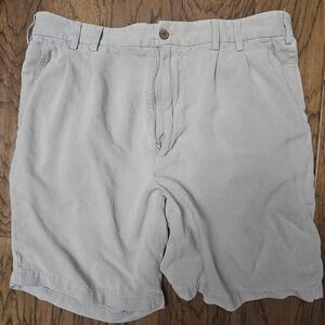 Luau Shorts Mens Sz 36 100% Silk Beige Khaki Pleated Front Pockets Dress Shorts